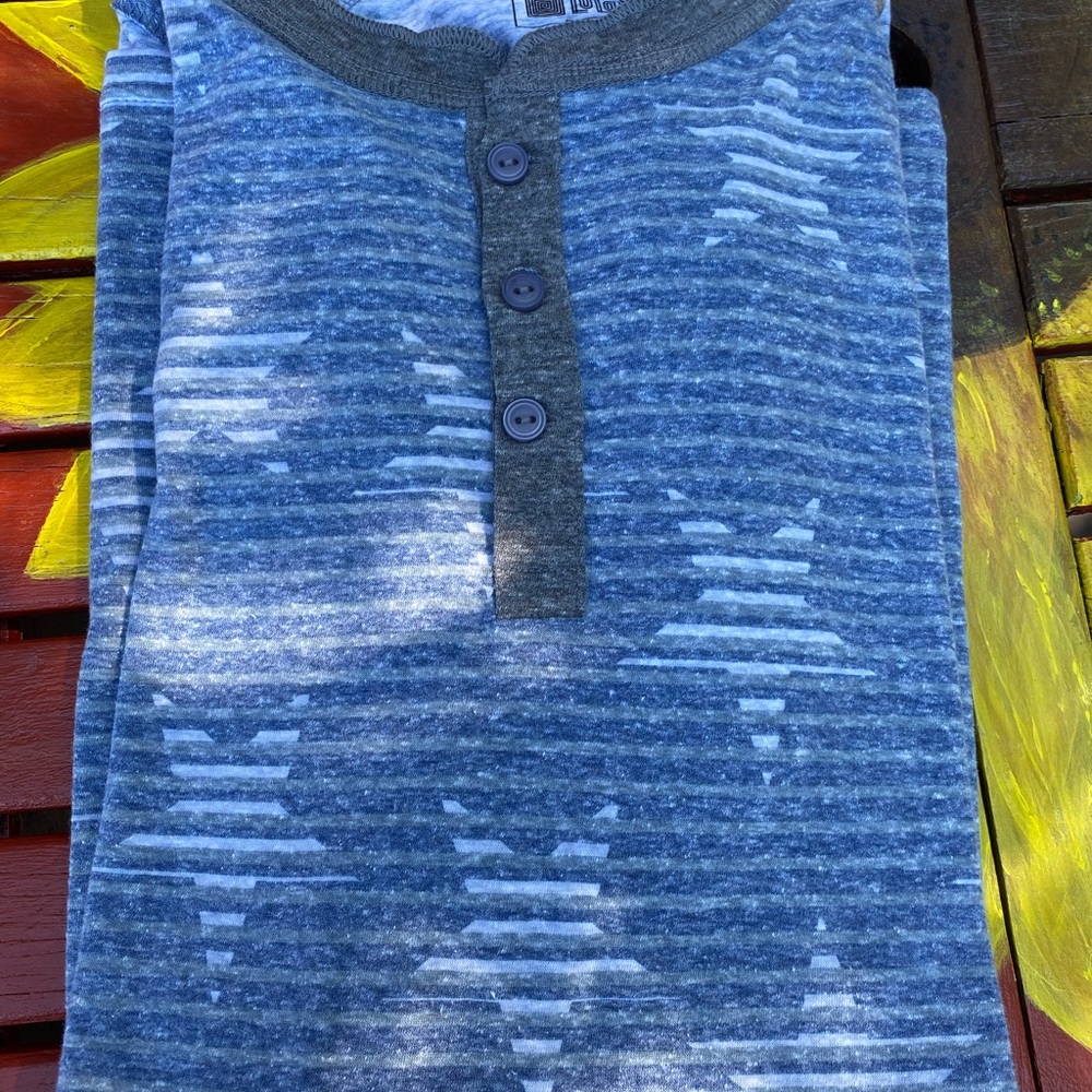💙✨🌟⭐️-Lularoe long sleeve tee